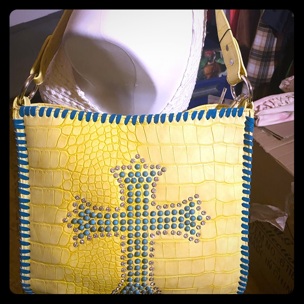 Beautiful spiritual collection purse NWT